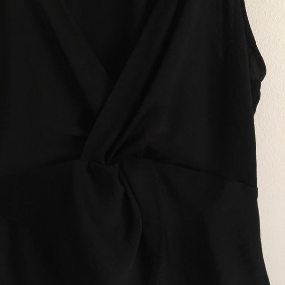 EXPRESS Black Front Knot Halter Top - Size Medium - Picture 5 of 8